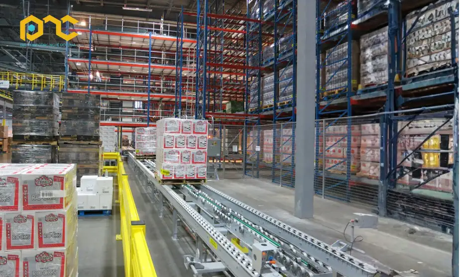 Read more about the article Pallet đóng gói trong ngành Logistics – Nền tảng tối ưu lưu trữ và vận chuyển hàng hóa